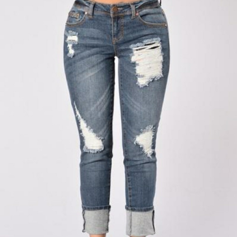 Distressed boyfriend jeans